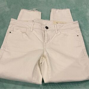 Women's distressed White Jeans
NWOT 
T1
